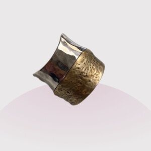 Silpada โRain or Shineโ Silver and Gold Ring
Size 6 R3134